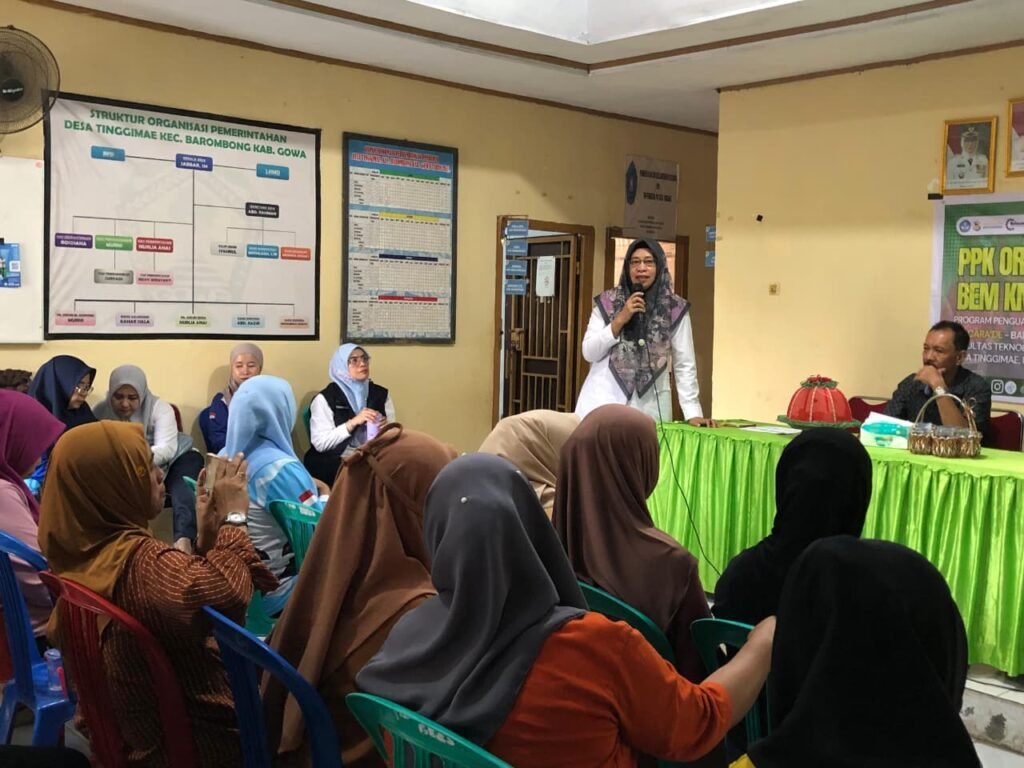 Dukung Ketahanan Pangan, Mahasiswa Unhas Latih Warga Gowa Budidaya Ikan dan Hidroponik