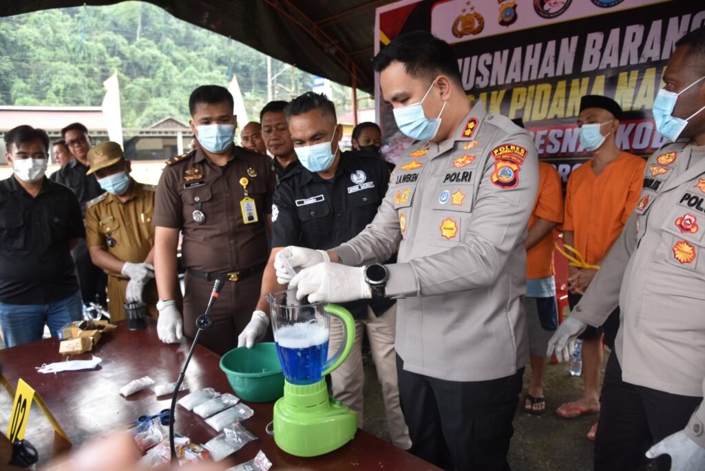 Kapolres Morowali Utara Pimpin Pemusnahan 366 Gram Sabu Pakai Cairan HCL